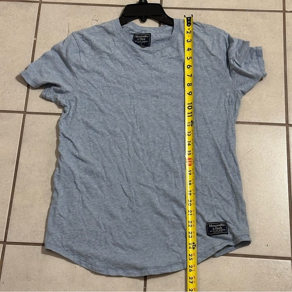 Abercrombie & Fitch Men Blue Casual Tee size Small. - Picture 8 of 8